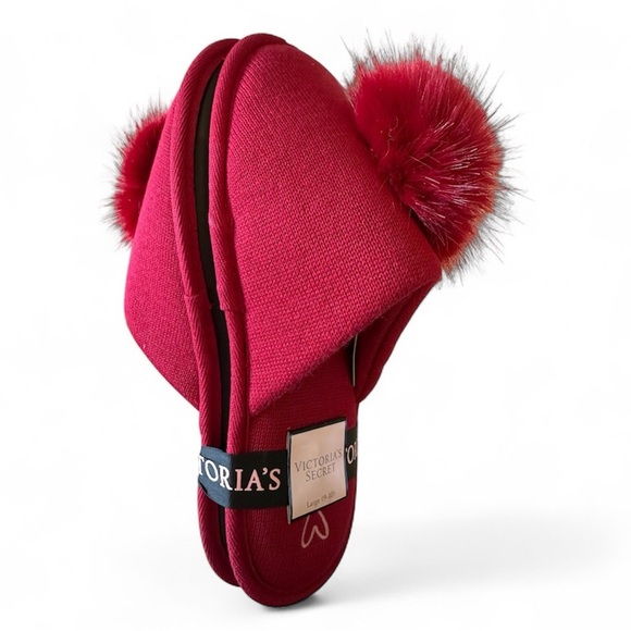 Victoria’s Secret Plush Red Robe & Slippers Set bundle - Picture 9 of 10